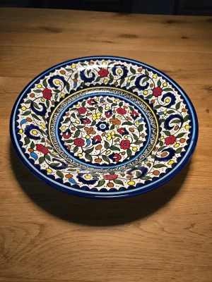 Grote schaal 35 cm. Bloemen